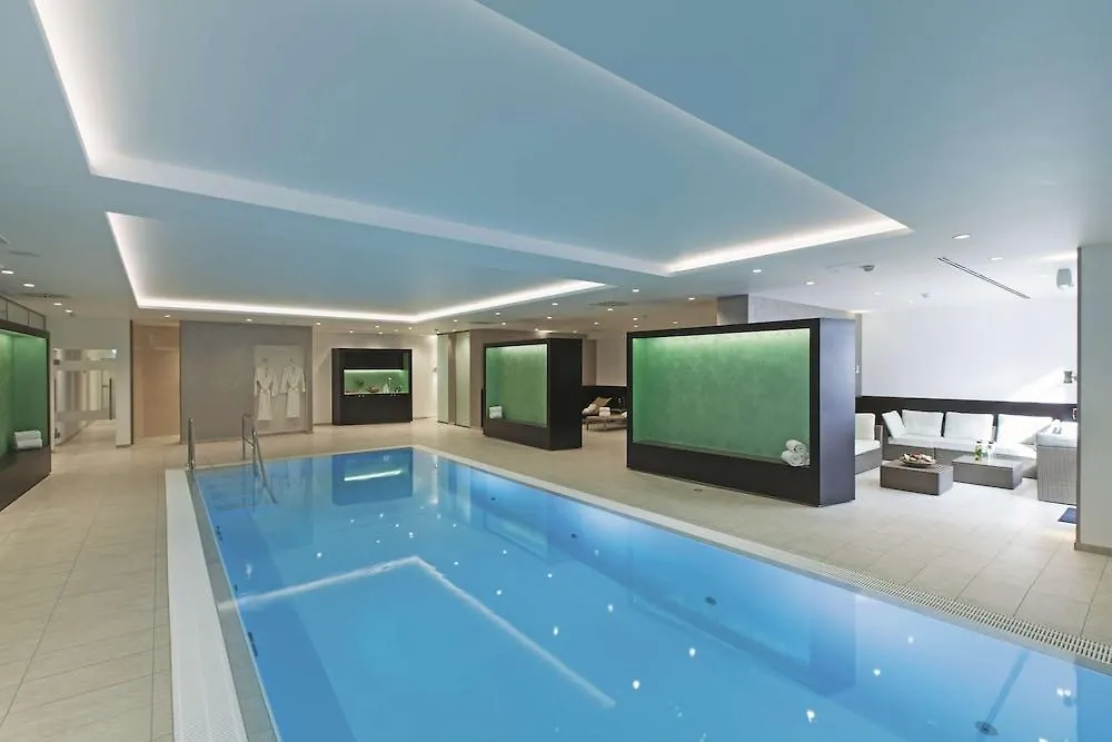 **** Hotel Radisson Blu Conference Hotel, Duesseldorf Germany