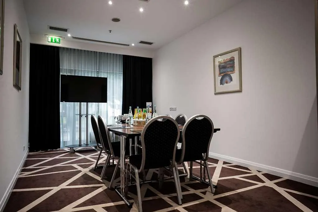 Radisson Blu Conference Hotel, Duesseldorf Hotel